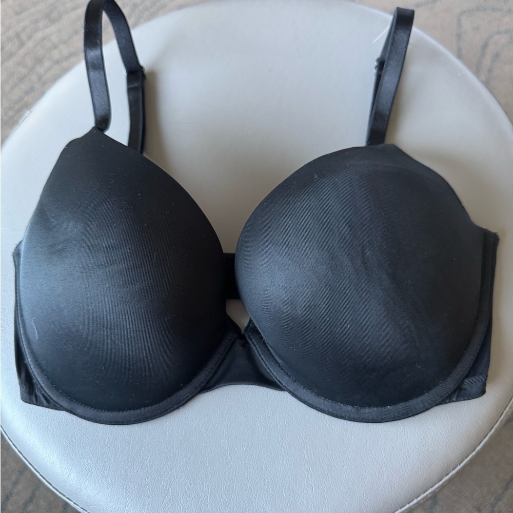 PINK Victoria's Secret Black Wear Everywhere Pushup T-Shirt Bra with Underwire